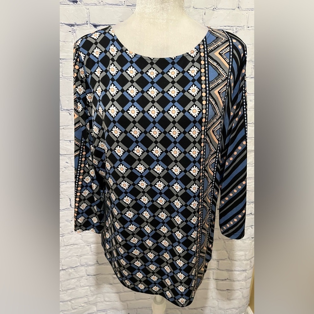 Bob Mackie Wearable Art Tunic Top Women’s Medium Geometric Floral Full Color